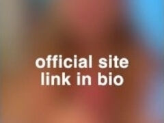 She tries to see how fast she can make him cum... Quickie early morning blowjob