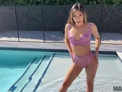 Petite Latina Xxlayna Marie Gets Lifted and Fucked Outside by JMac